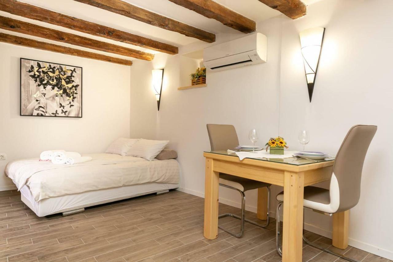 Studio Apartman Old Town Novi Vinodolski Bagian luar foto